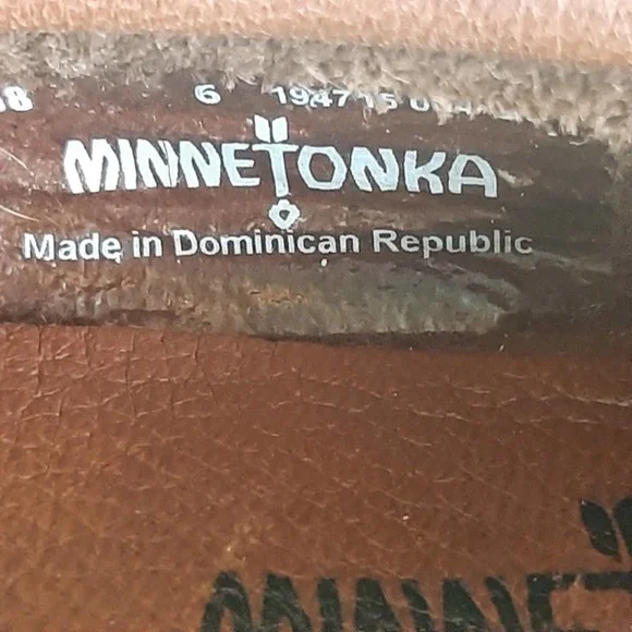 nwot MINNETONKA Deerskin Kilty moccasin in Carmel Size 6-6.5M - Picture 11 of 15